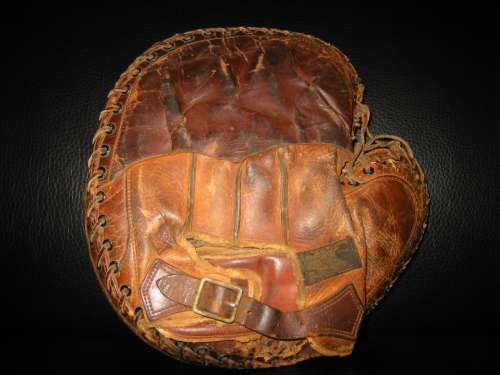 D&M Sewn Pocket Decker Patent Catchers Mitt Back